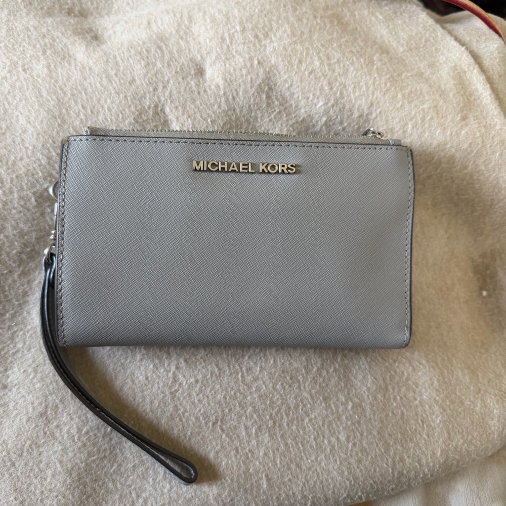 Michael Kors Gray Jet Set wristlet